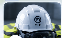 Hardhat, goggles and PPE equipment